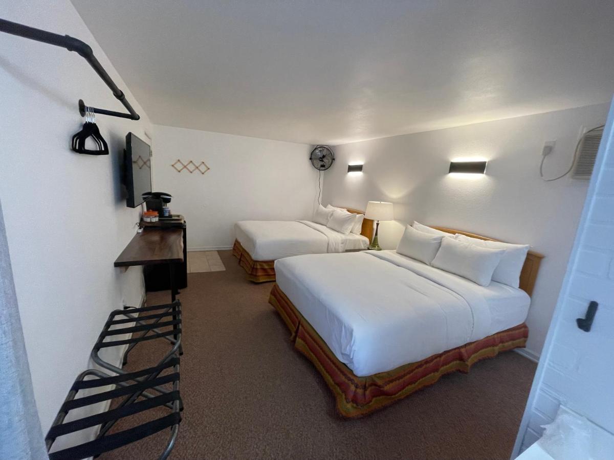 The Aztec Motel & Creative Space Seligman Exteriör bild