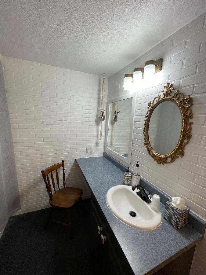 The Aztec Motel & Creative Space Seligman Exteriör bild